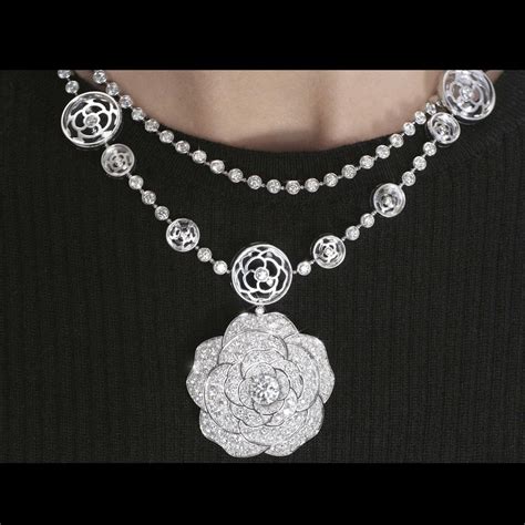 chanel's 1.5 diamond jewels